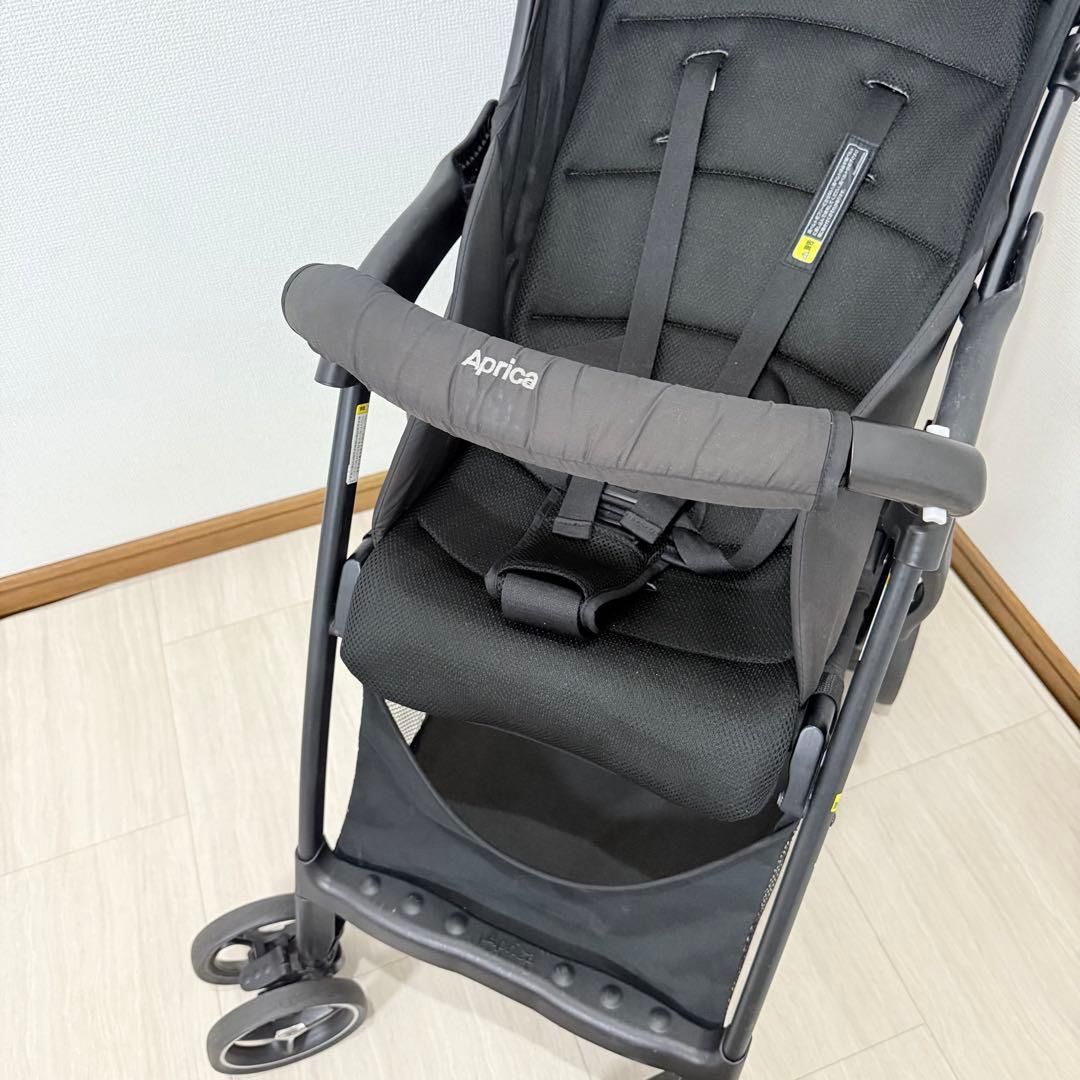 4輪フリー B型ベビーカー