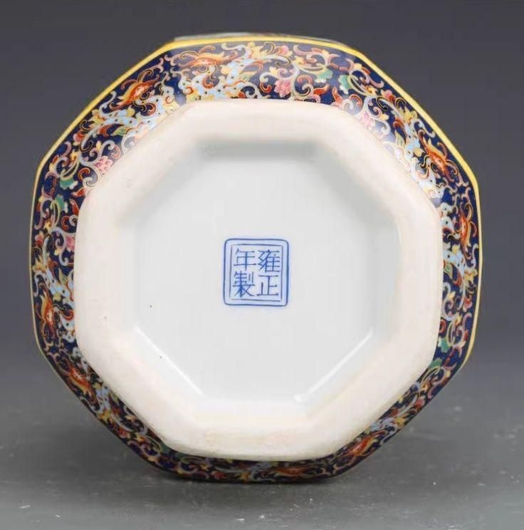 景徳鎮 陶磁 琺瑯彩蒜頭瓶 現代工芸品 美術品 装飾品 置物 景徳鎮 陶磁 琺瑯彩蒜頭瓶 現代工芸品 美術品 装飾品 置物