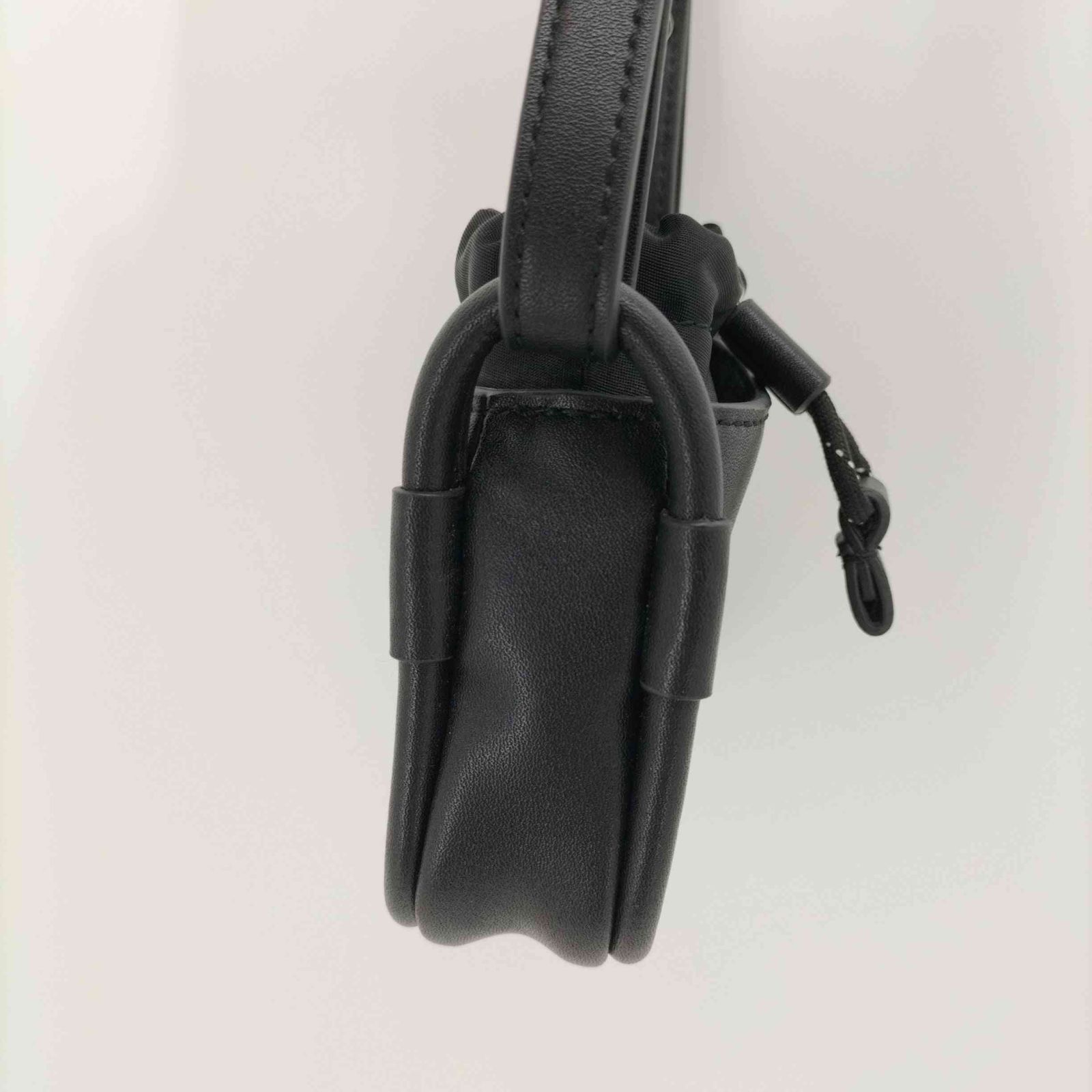 極美品 McQ マックキュー クロスボディバッグ アレキサンダーマックイーン 極美品 McQ マックキュー クロスボディバッグ アレキサンダー