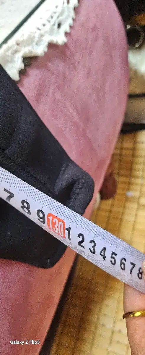 ウェットスーツを着ています