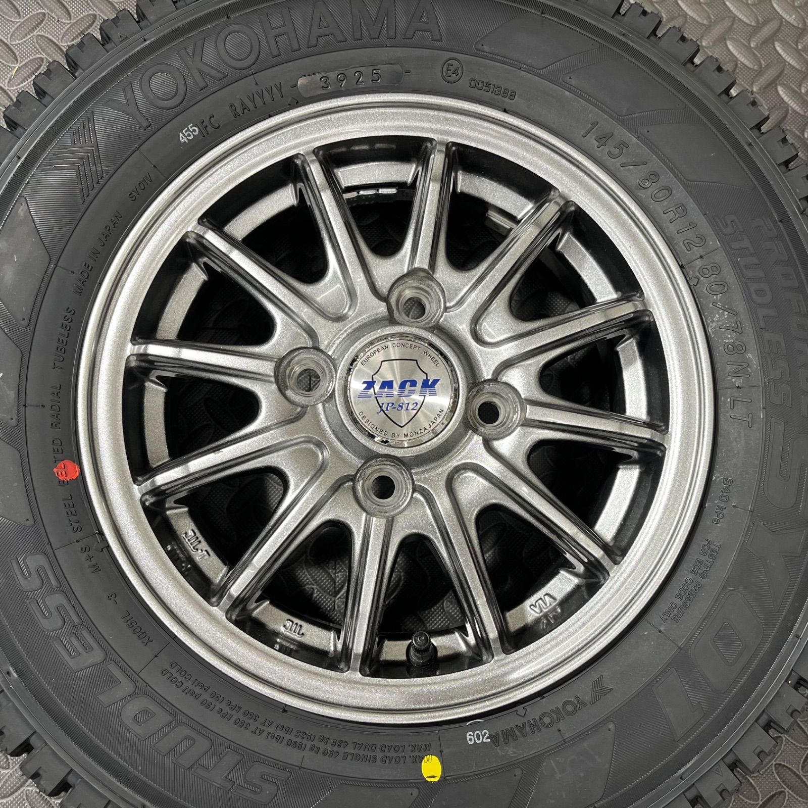 25年製 タイヤ 145 80R12 80 78N LT ヨコハマ SY01V モンツァ ザックJP-812 ハイゼット エブリィ サンバー スタッドレスタイヤ 冬タイヤ 1089R