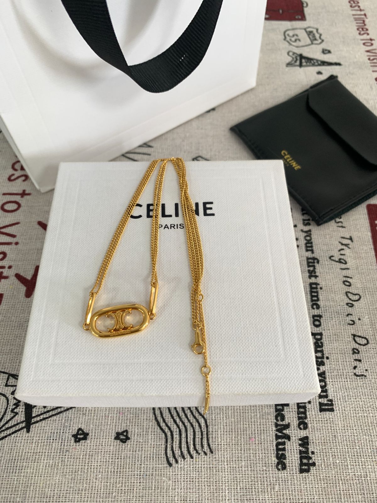 ☆おしゃれ☆CELINE セリーヌ☆ マイヨン トリオンフ ネックレス