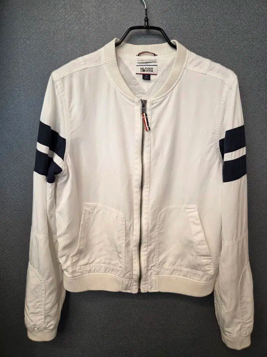 Tommy Hilfiger トミーヒルフィガー ブルゾン 春 初夏用