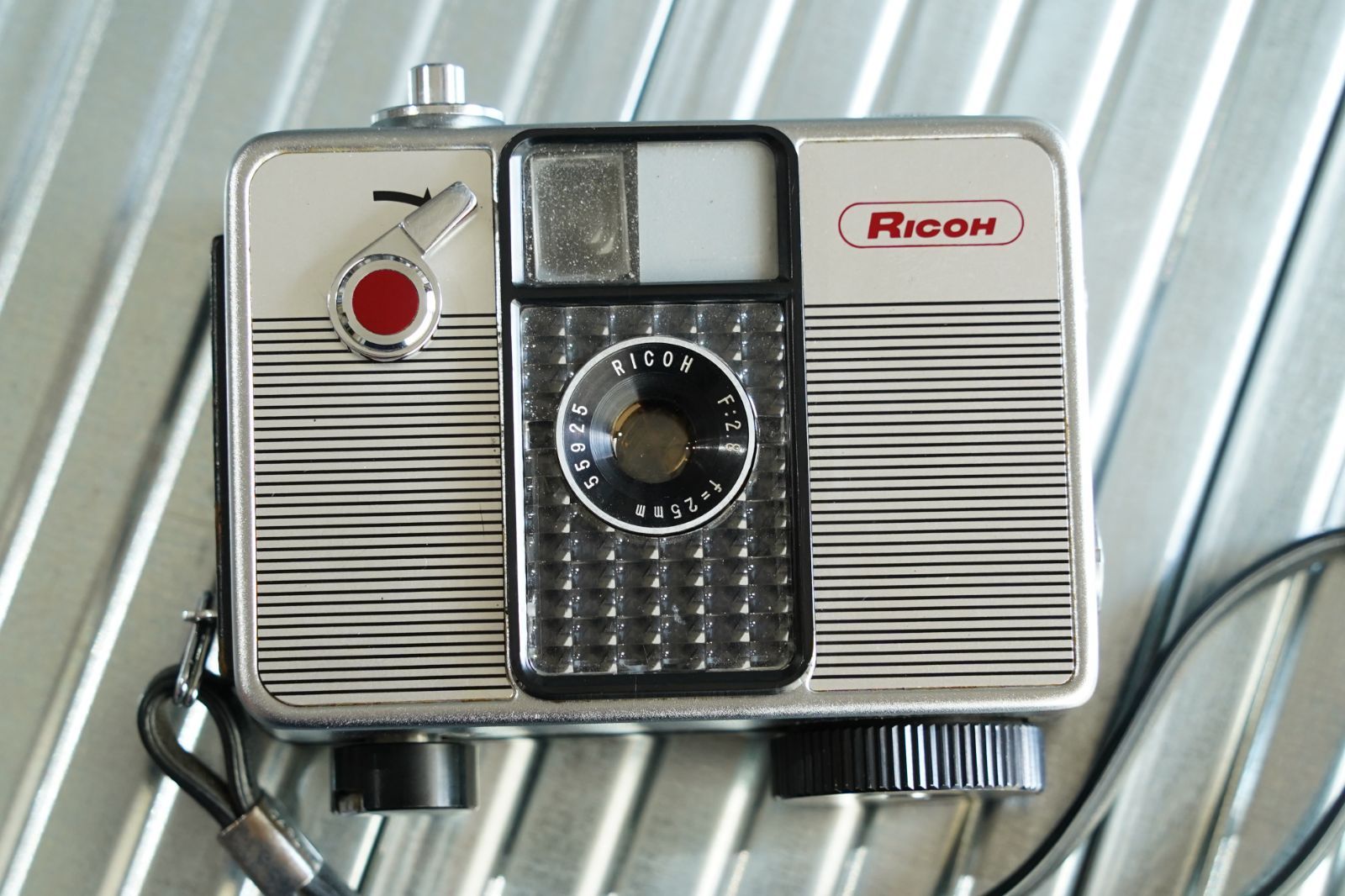 完成されたフルオートマシン、「RICOH Auto Half S」：-コデラ的-Slow 