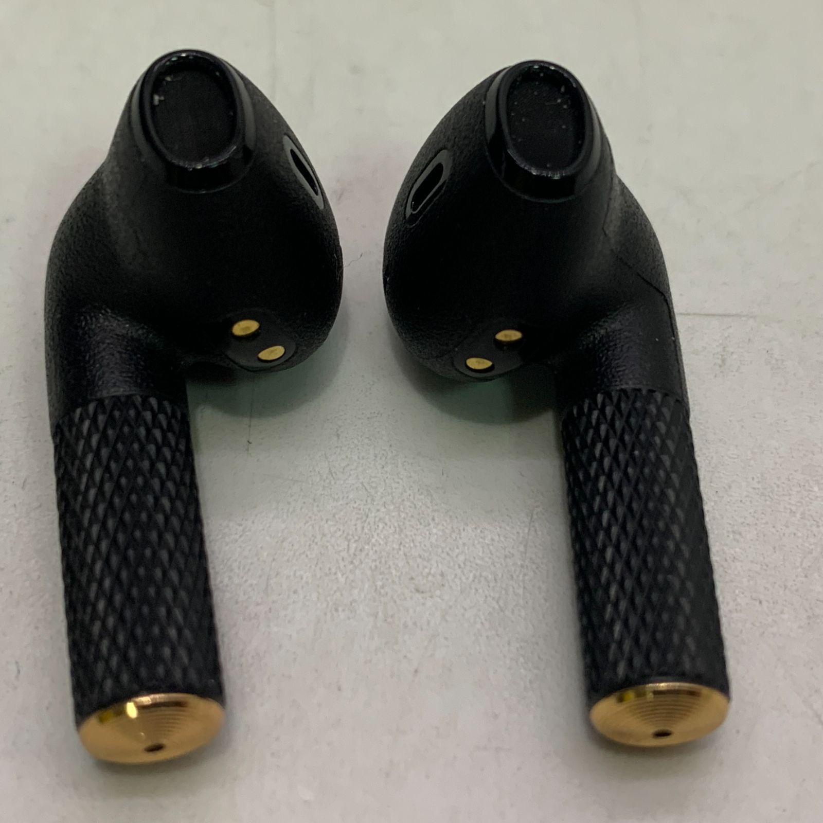 Black ワイヤレスイヤホン