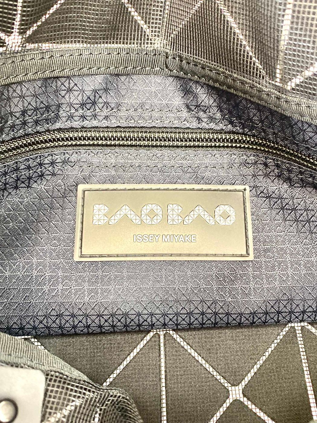 BAOBAO ISSEY MIYAKE トートバッグ プリズム シルバー 9499 Amazon | (バオバオ イッセイミヤケ) BAO BAO ISSEY MIYAKE