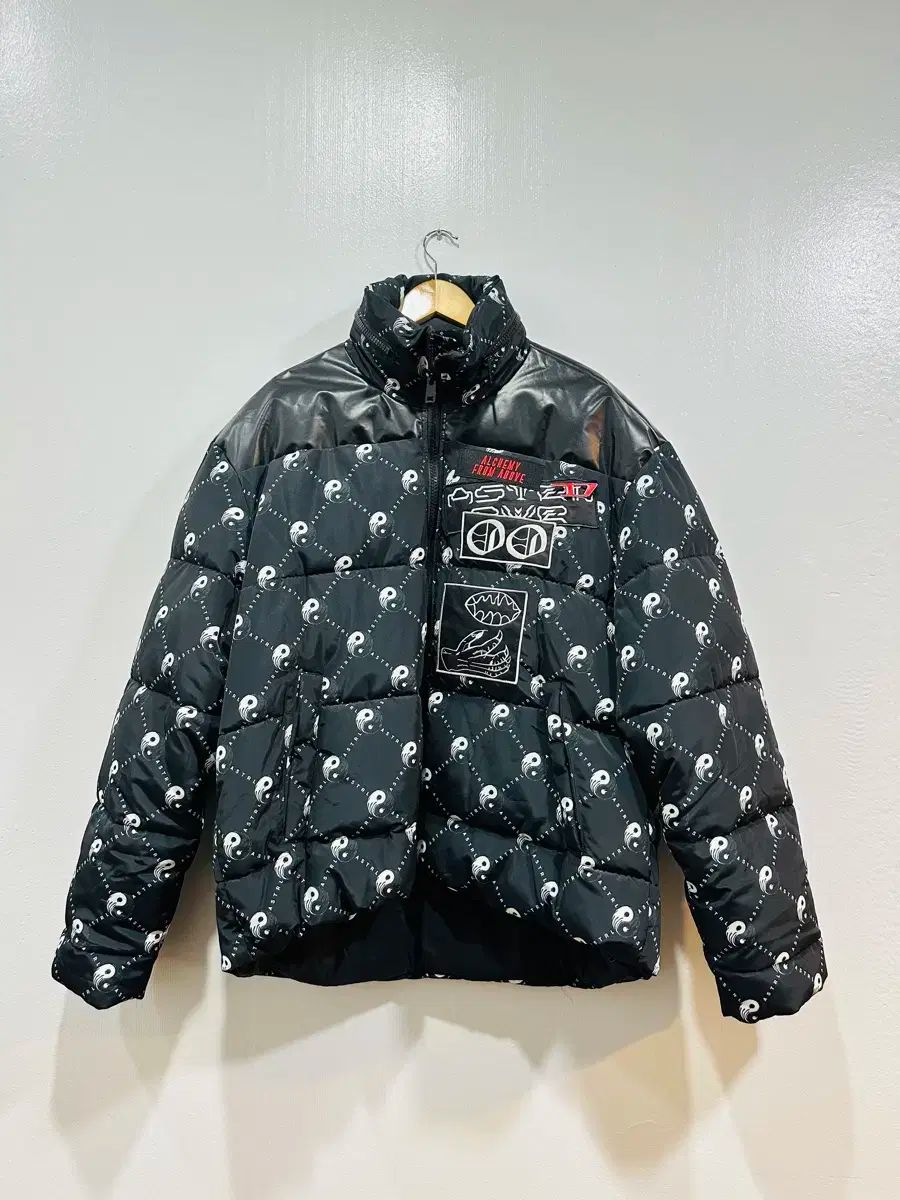 DIESEL ディーゼル 刺繍パッチ ショートダウン