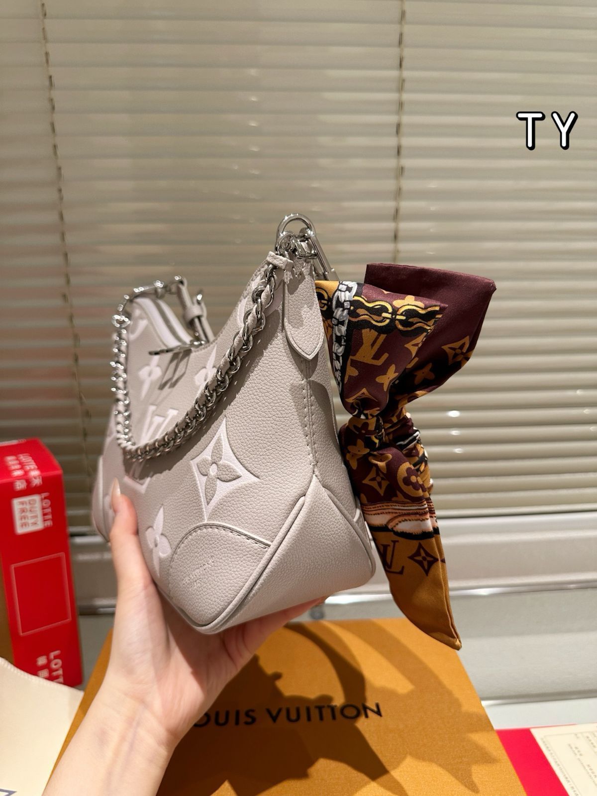 今日特価】LV Vintage Croissant Bag / ルイ・ヴィトン