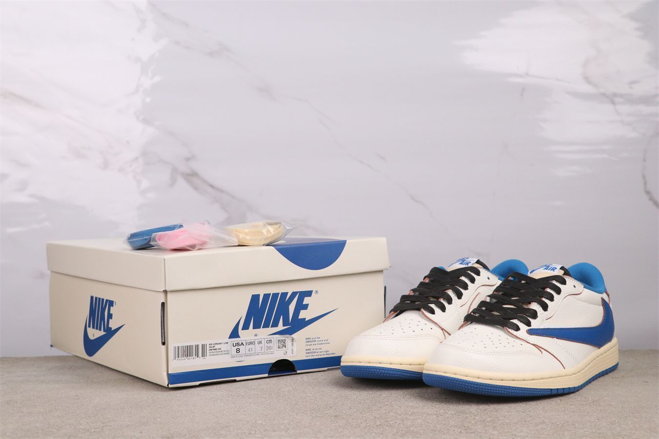 Travis エアジョーダン　27センチ NIKE 未使用 Travis Scott × ナイキ 27cm AIR JORDAN 1 LOW OG SP