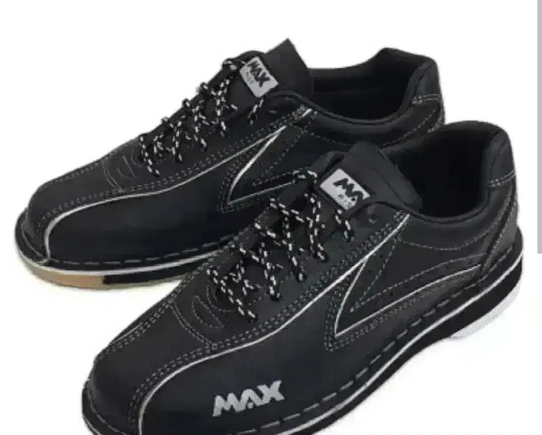 中古ボーリングシューズ マックス N3 240 右手用 洗浄 乾燥 ok