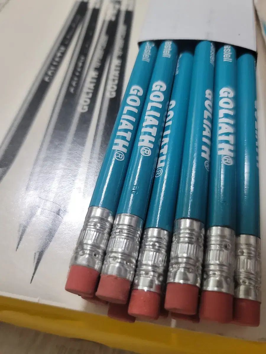 FABER-CASTELL ゴリアテ 鉛筆