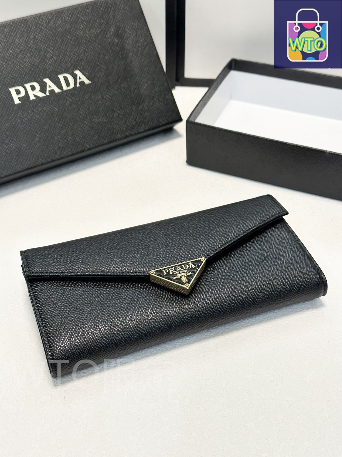 PRADA プラダ ガリレア　銀色　12月7日で出品終了　値下げしております。 プラダさんかっけー（△）」な三角バッグ。 ｜ PRADA / 2VY007