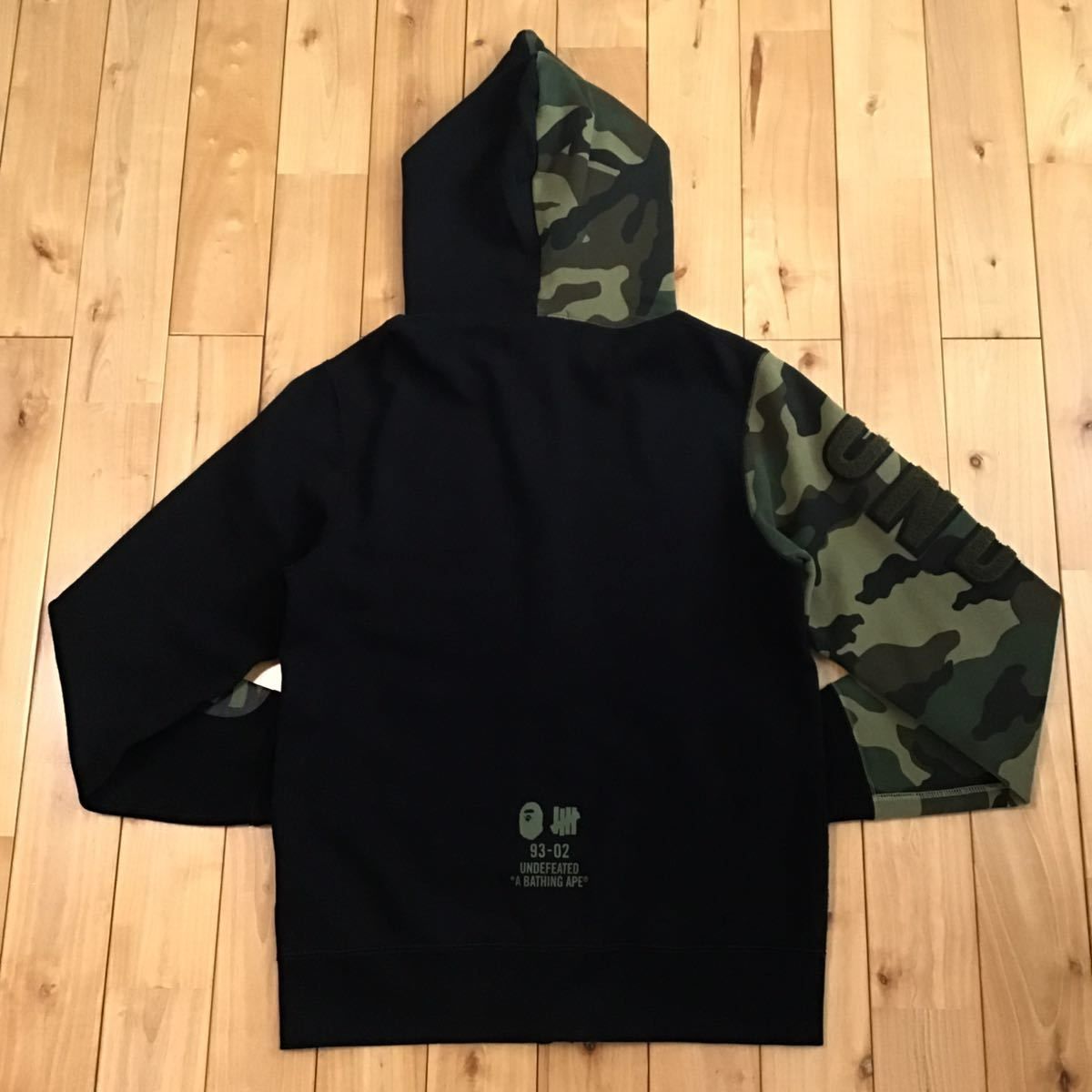 Undefeated × BAPE シャーク パーカー Mサイズ shark full zip hoodie  