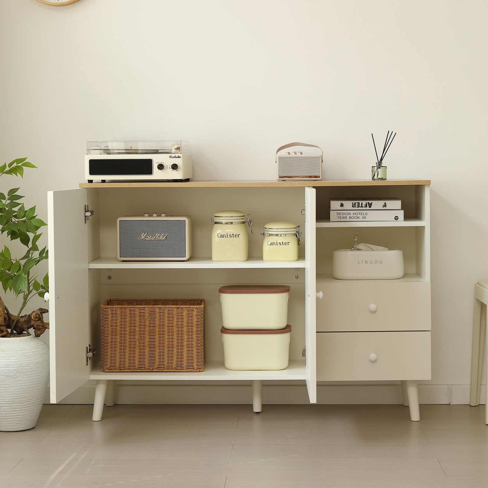 収納棚 北欧