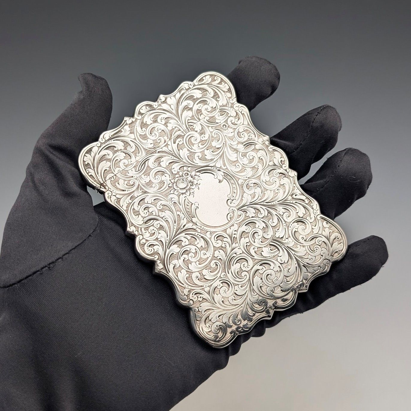1849年 英国アンティーク スクロール彫刻 純銀製カードケース 71g Taylor&amp;Perry 1849年 英国アンティーク スクロール彫刻 純銀製カードケース
