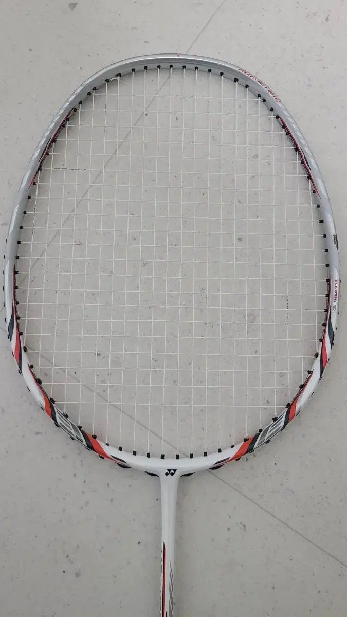 YONEX