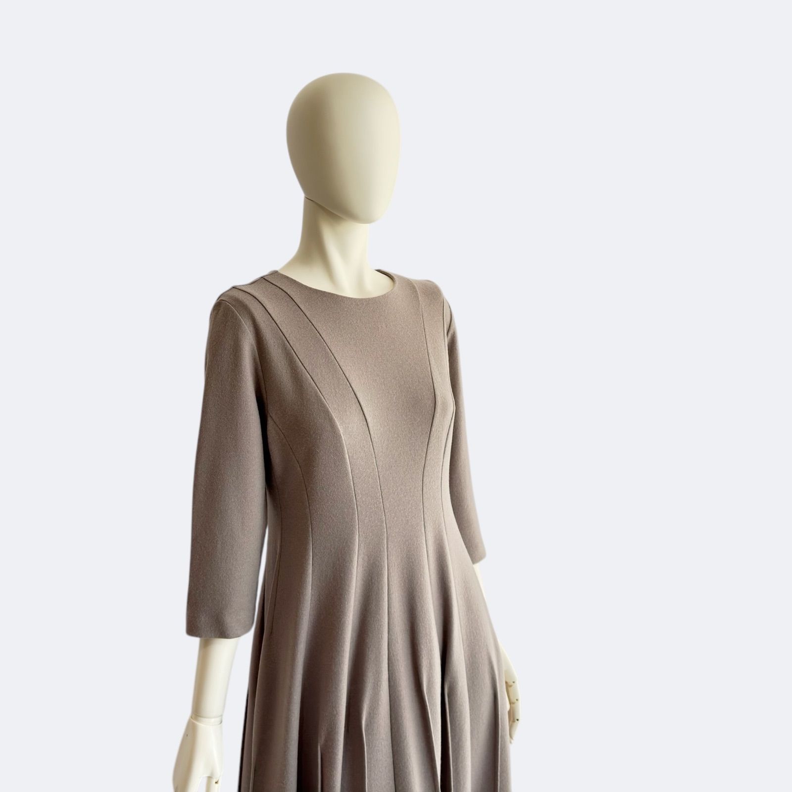 Sybilla シビラ ワンピース グレージュ 切り替えピンタックフレアドレス Sybilla シビラ ワンピース グレージュ 切り替えピンタックフレ