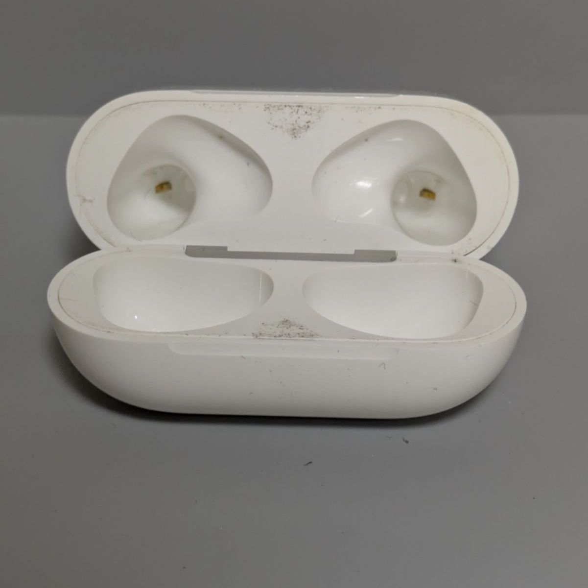 18」apple 第3世代 Airpods【 刻印あり MME73J/A A2566 MagSafe充電