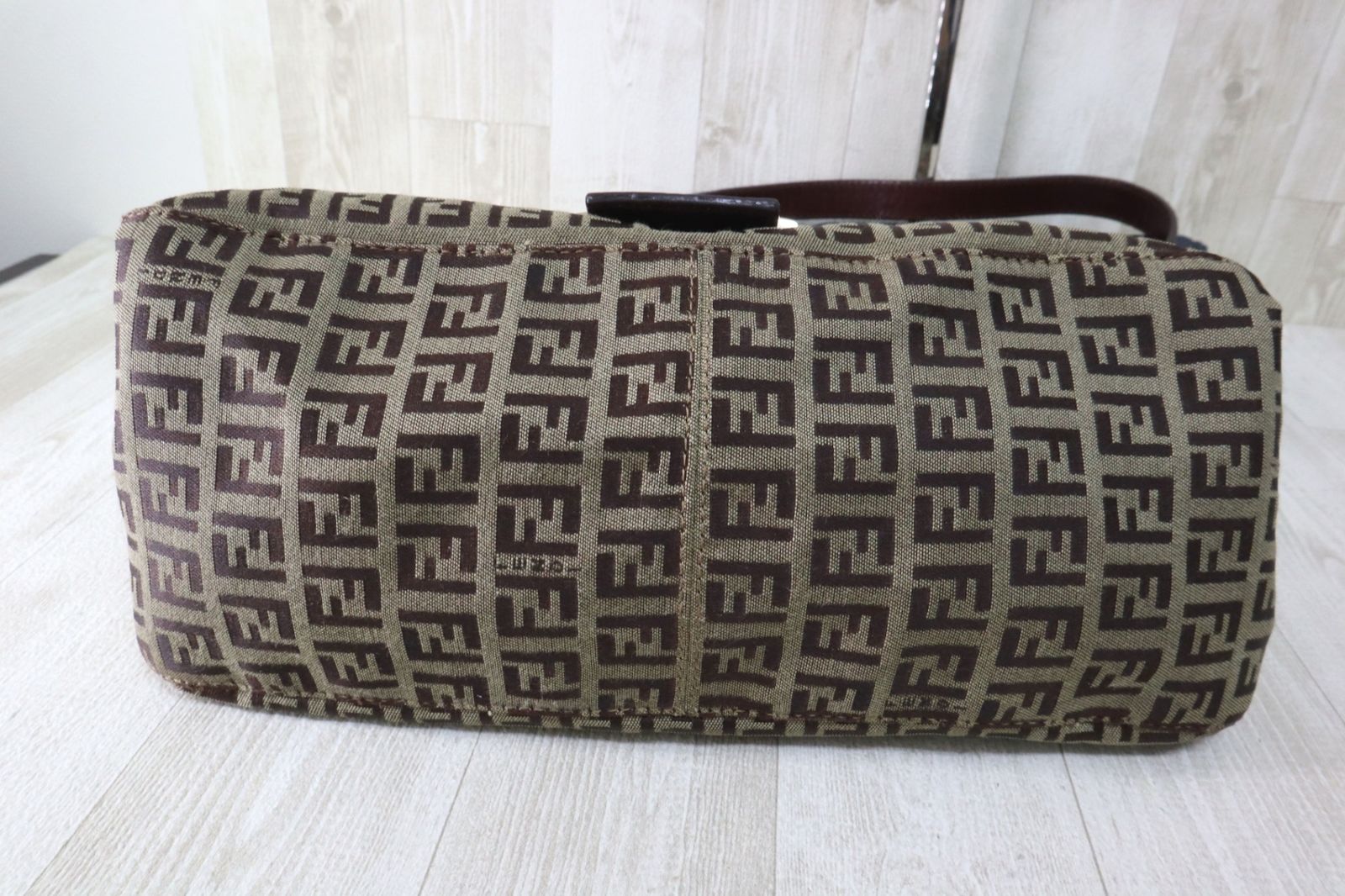 FENDI フェンディミニマンマバケットズッキーノズッカグレーブラウン