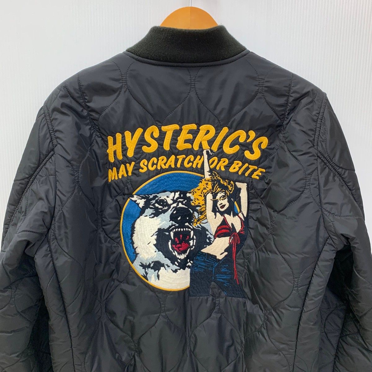 HYSTERIC GLAMOUR ヒステリックグラマー 0263AB06 RUMBLE MA-1JK ワッペン キルティング フライト ボンバー ジャケット ブルゾン ブラック系 S【中古】 ヒステリックグラマー HYSTERIC GLAMOUR RUMBLE MA-1 ワッペン