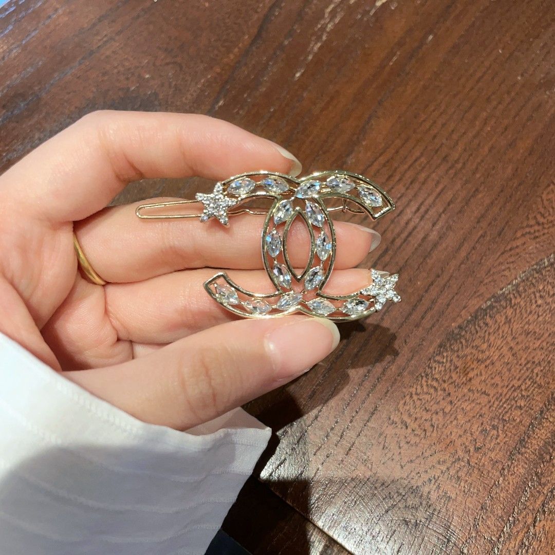 ◆上品◆可愛くてエレガント♪【CHANEL】24C クルーズ ヘアピン 可愛いお花のデザイン◎【CHANEL】ピアス (CHANEL/ピアス