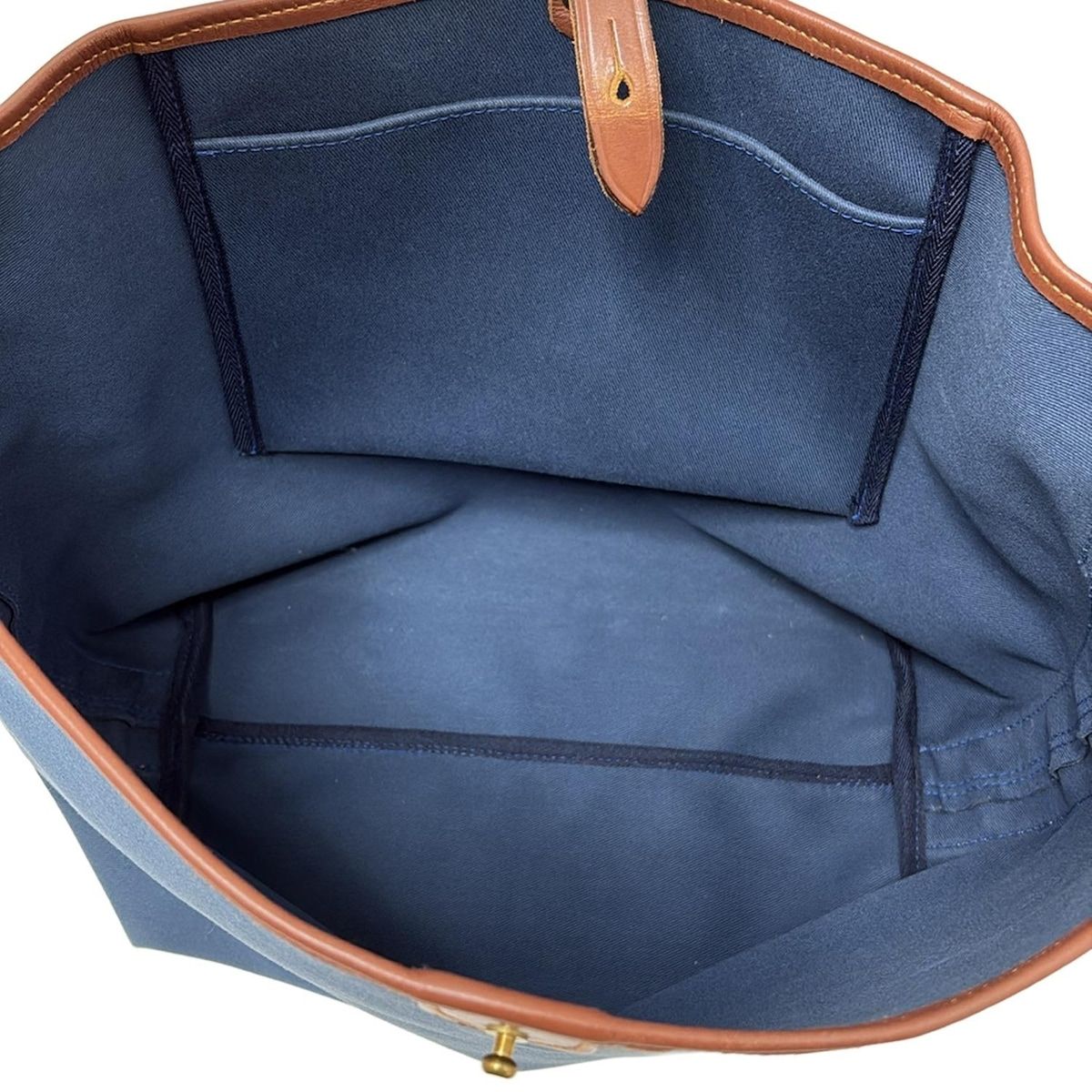 ブレディ　ショルダー　ネイビー Brady ブレディ ストア ショルダーバッグ ネイビー