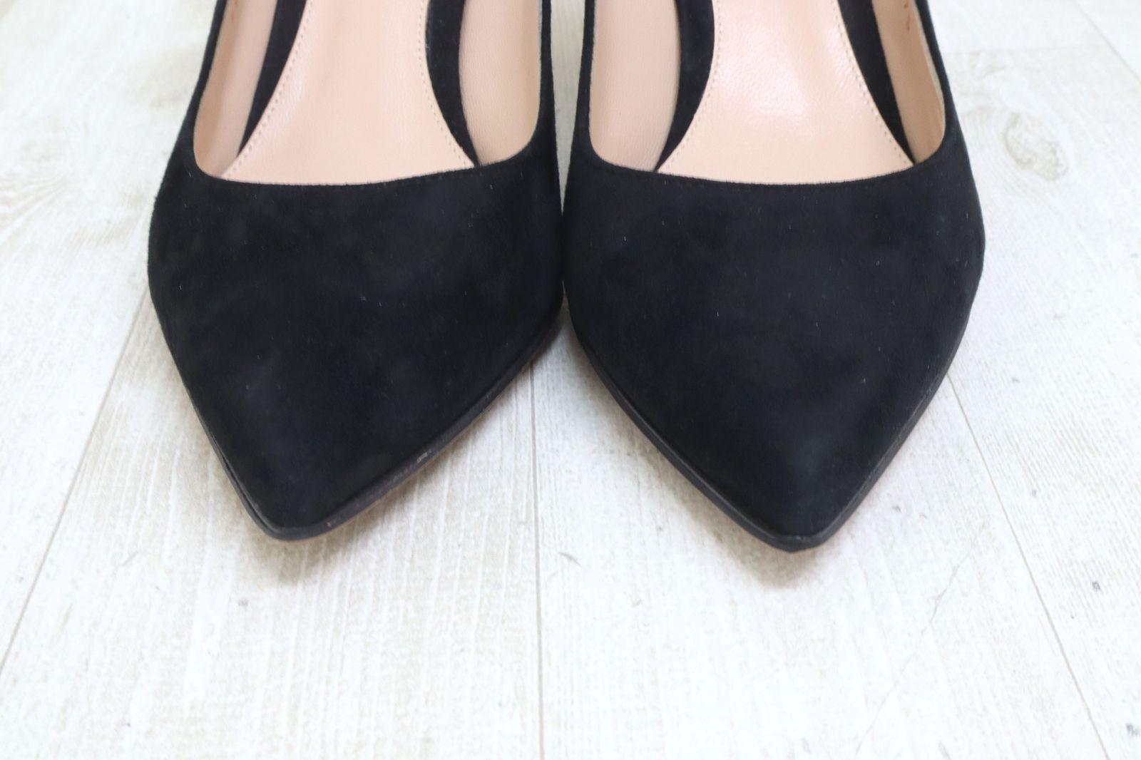 スウェード パンプス