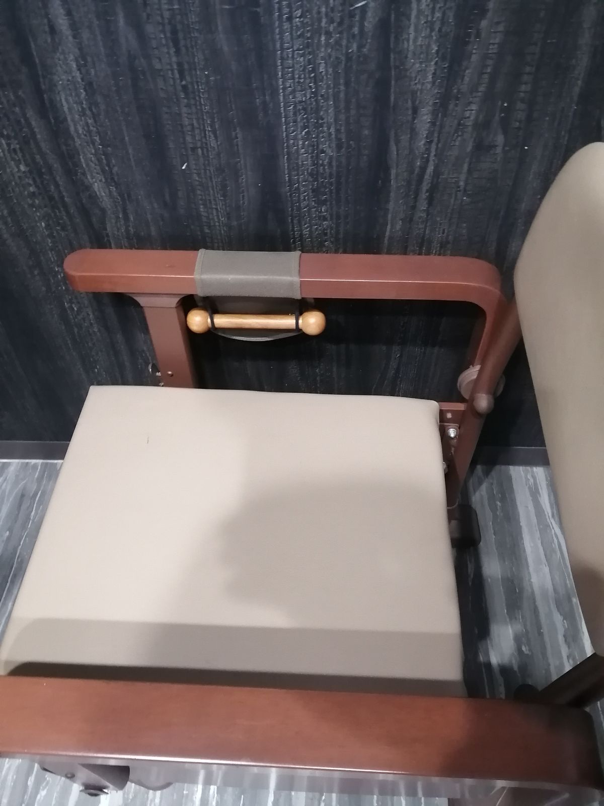 ポータブルトイレ