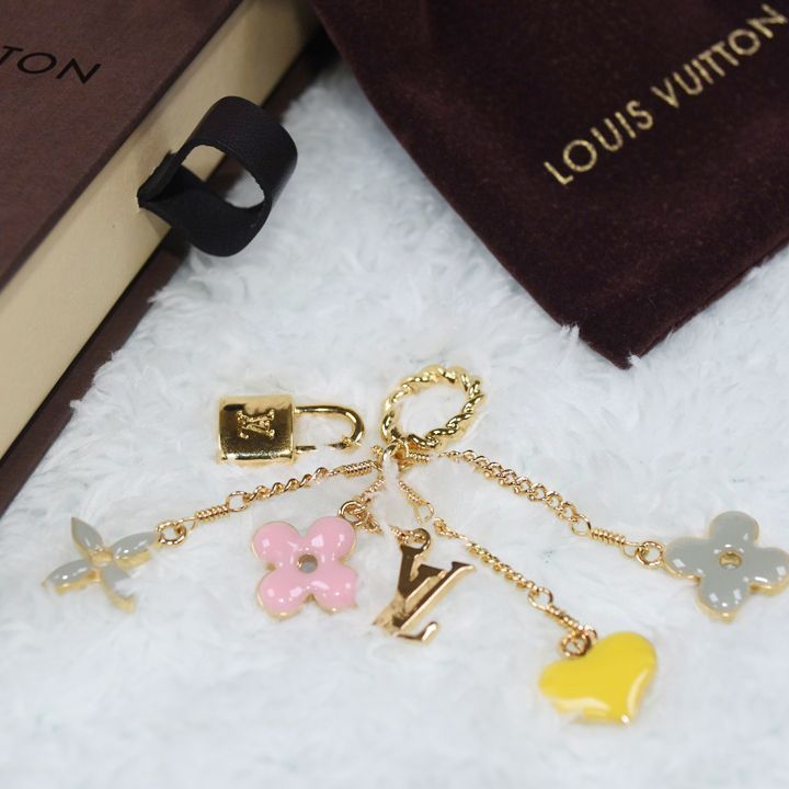 LOUIS VUITTON　パンダンティフ スウィート　モノグラム　チャーム LOUIS VUITTON モノグラム パンダンティフスウィート チャーム - メルカリ