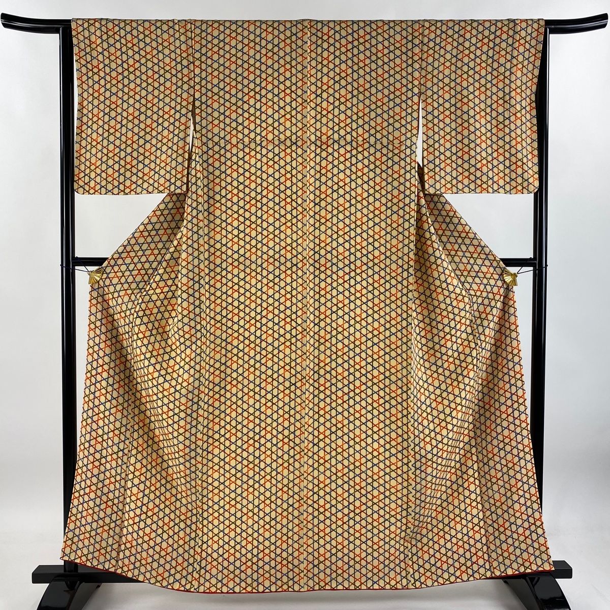 未使用　正絹　袷　小紋　縦縞模様　身丈（肩から）159㎝ 小紋 身丈159cm 裄丈64cm M 袷 縦縞 斜縞 薄オレンジ 正絹 美品 優品