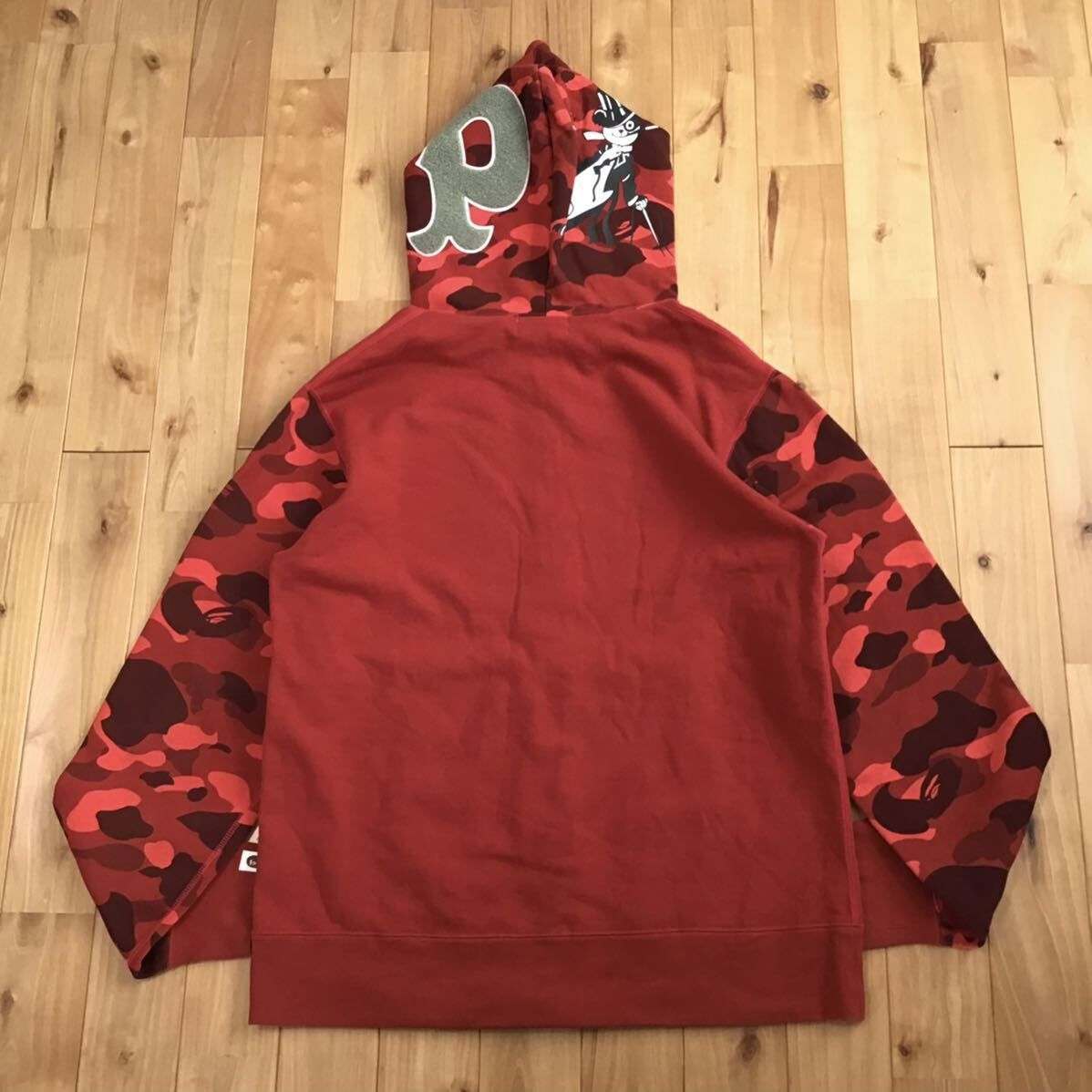 A BATHING APE ベイシングエイプ パンダシャーク パーカー 赤 M A BATHING APE ベイシングエイプ パンダシャーク パーカー 赤 M 【公式