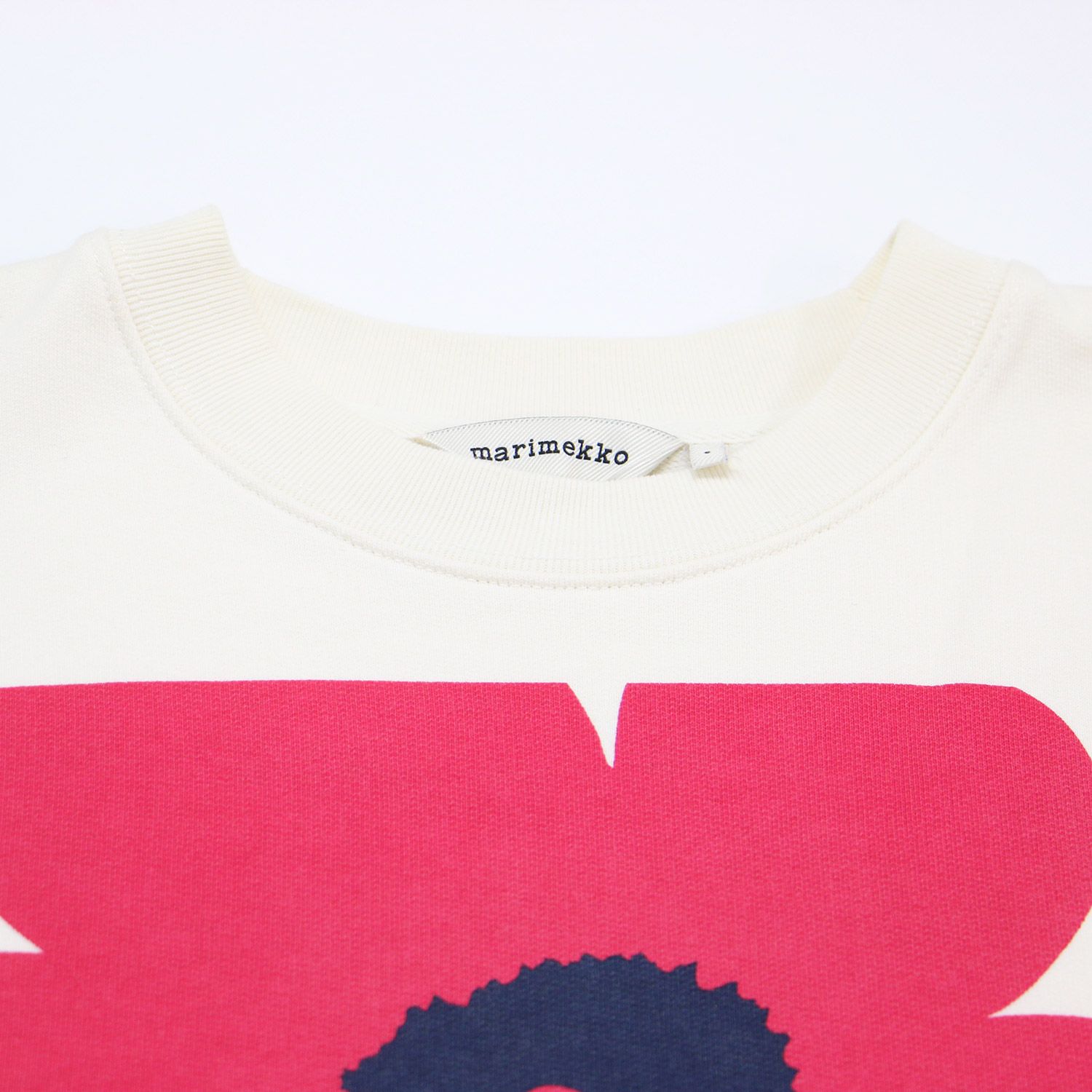 marimekko - 【美品】marimekko マリメッコ スウェット オフホワイト ピンク サイズ:S / 24春夏 ウニッコ プリント スウェットシャツ / Unikko Loisto Placement sweatshirt / クルーネック 長袖 裏毛 フラワー コットン / トップス トレーナー【レディース】【中古】 marimekko - 【美品】marimekko マリメッコ スウェット オフ