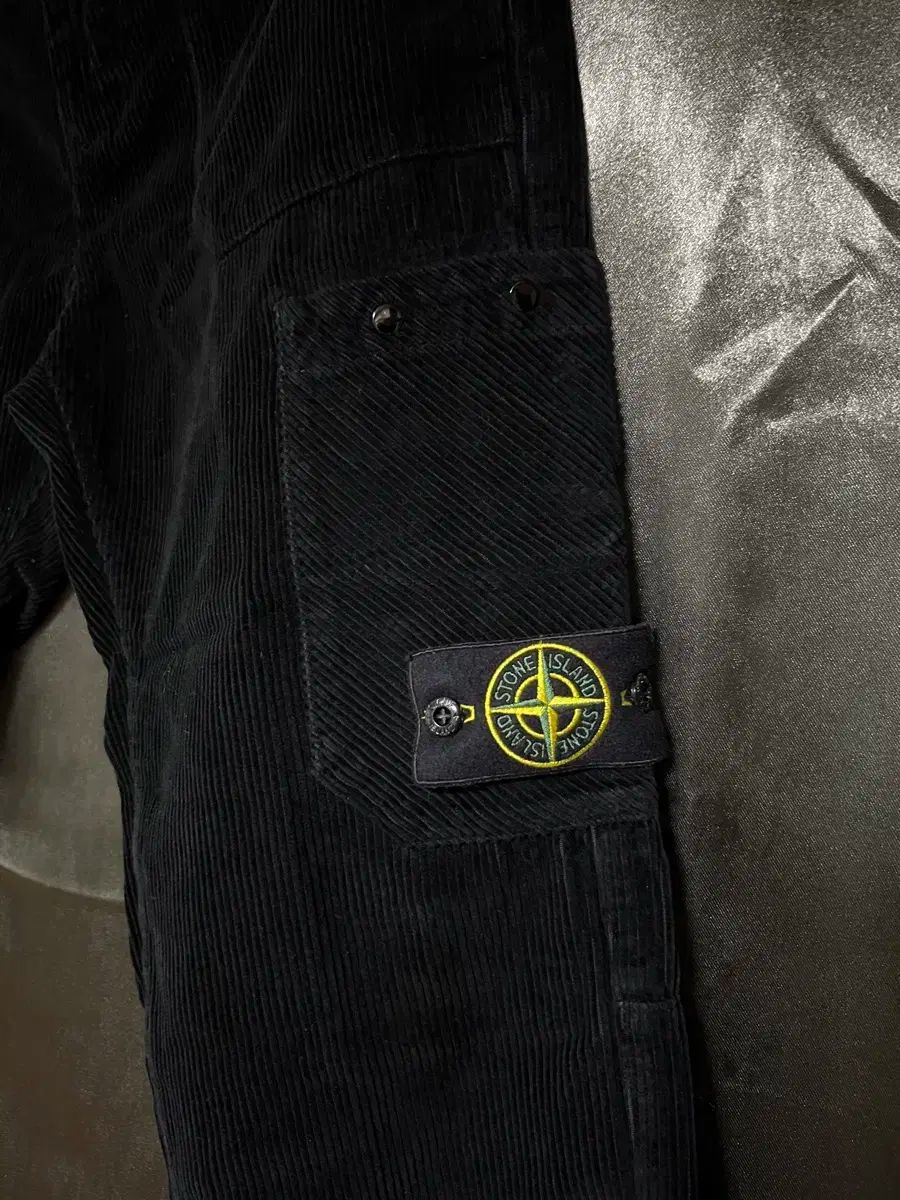 30 STONE ISLAND ストーンアイランド 黒 コーデュロイ カーゴ ズボン