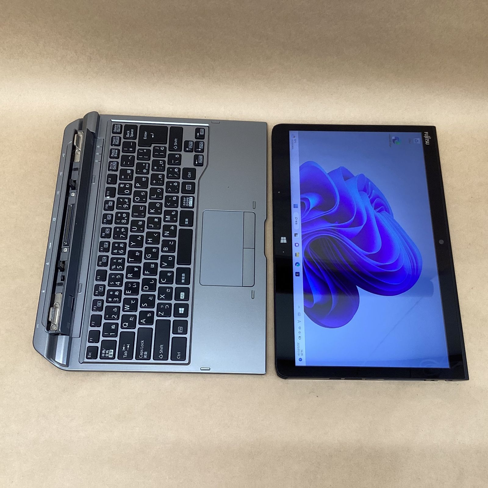 ノートPC 富士通 Q736/M 4GB 無線 Bluetooth 富士通 ARROWS Tab Q736/M 中古 タブレット Win10 Office 防水