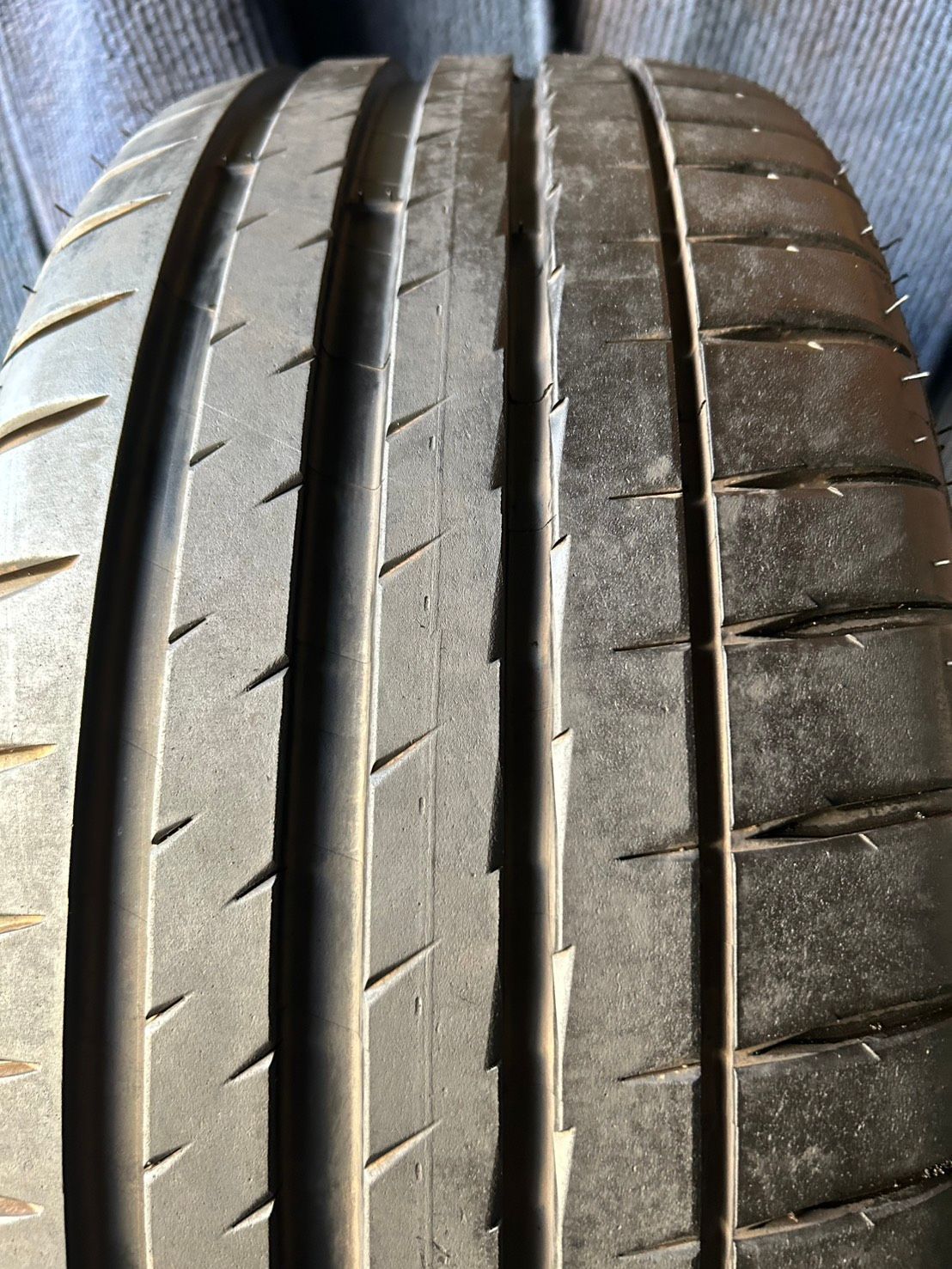 製造 溝8.5分山 MICHELIN PILOT SPORT 4 1本 215 40R18 ASP3315