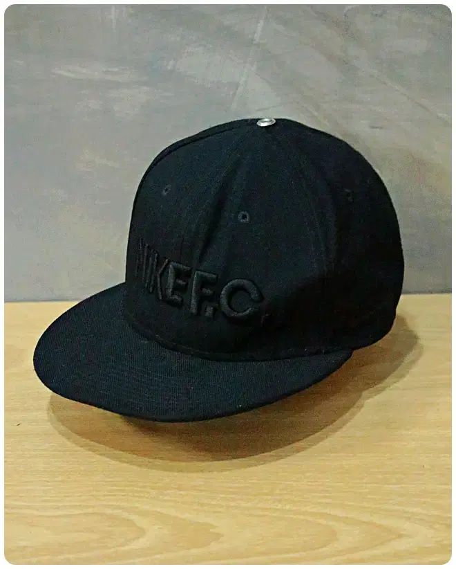 ナイキ NIKE.F.C スナップバック 完売カラー ナイキ NIKE.F.C スナップバック 完売カラー - メルカリ