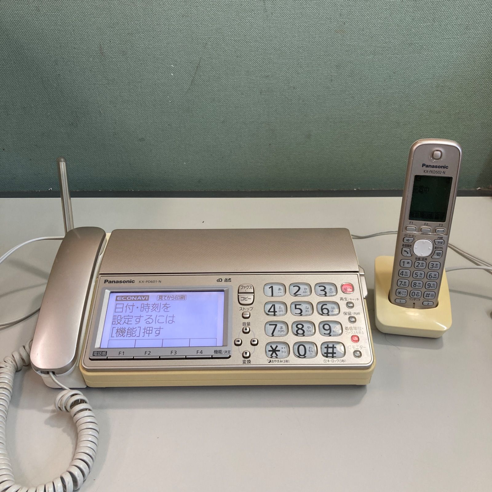 パナソニック おたっくす デジタルコードレスFAX 子機1台付き 1.9GHz DECT準拠方式 ホワイト KX-PZ210DL-W パナソニック ファックスKX-PD725DL-N FAX 電話機 子機付 美品