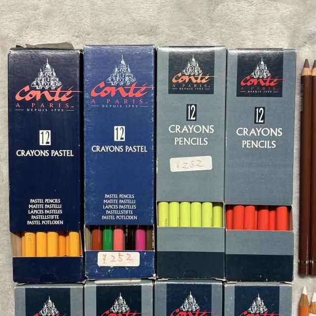 コンテ 色鉛筆