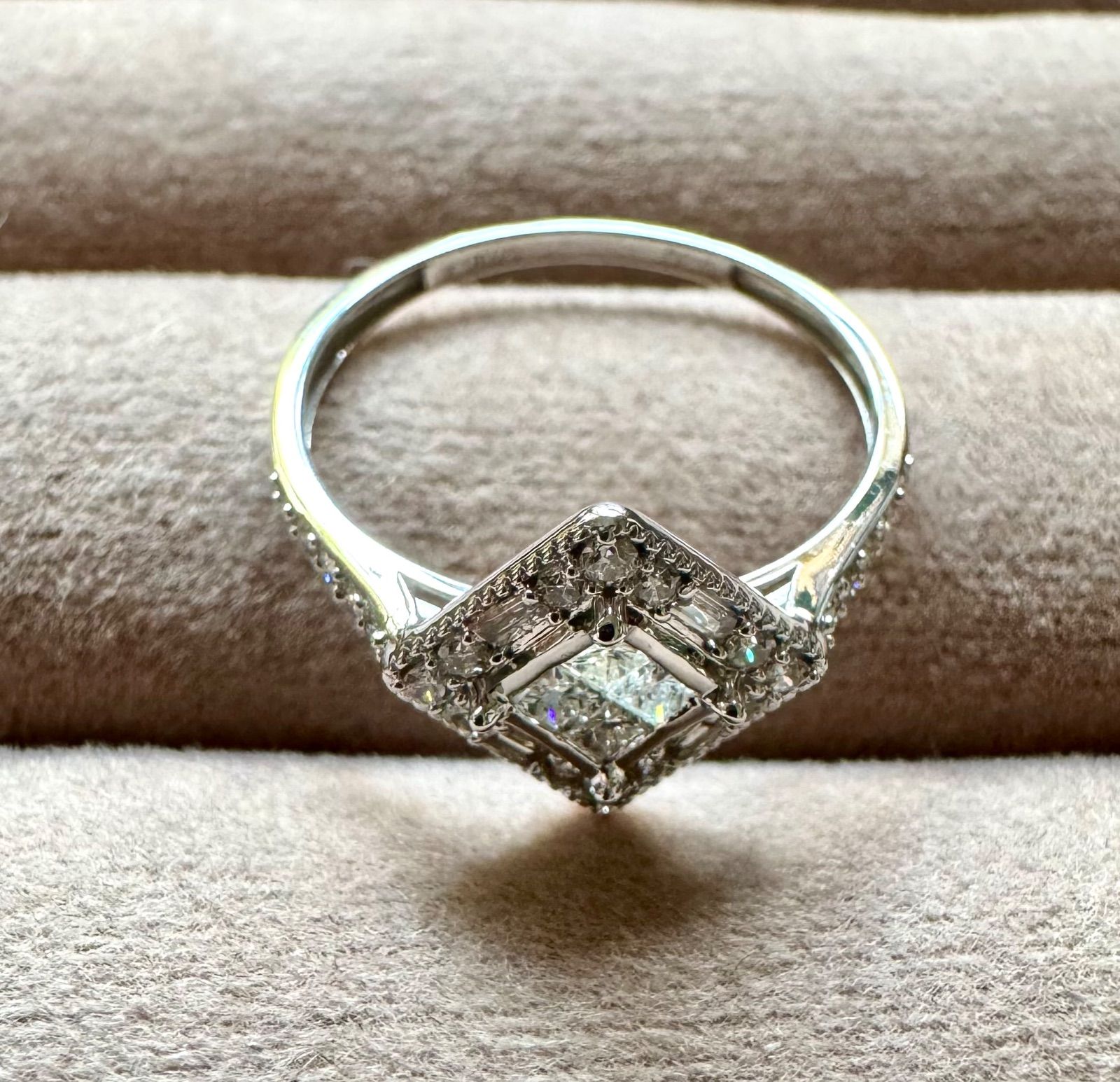 3種カットダイヤモンド◇K18WG*8号*バケットカットダイヤモンドリング  