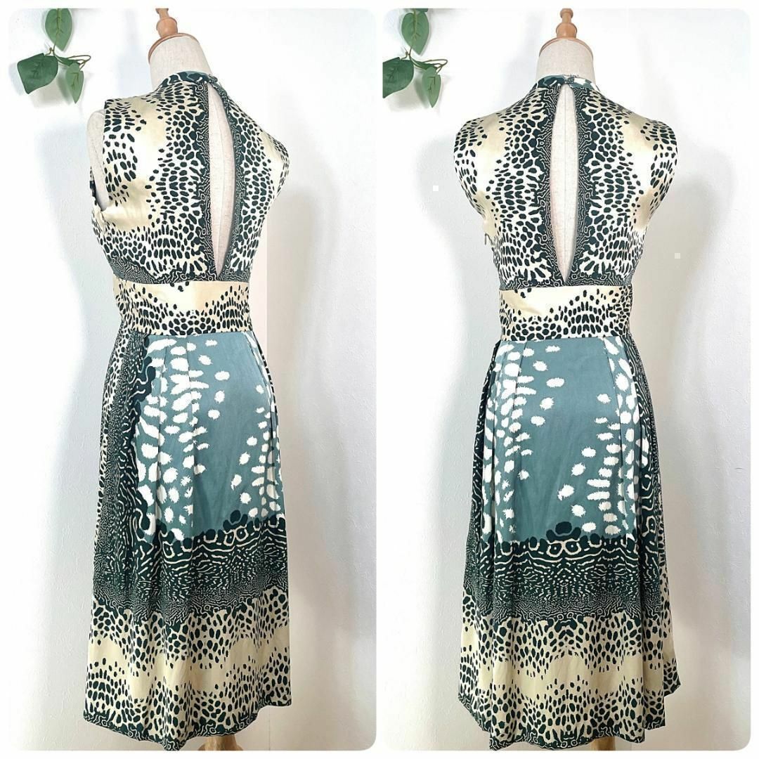 ✨美品・シルク100%✨ Issa LONDON ノースリーブワンピース ✨美品・シルク100%✨ Issa LONDON ノースリーブワンピース