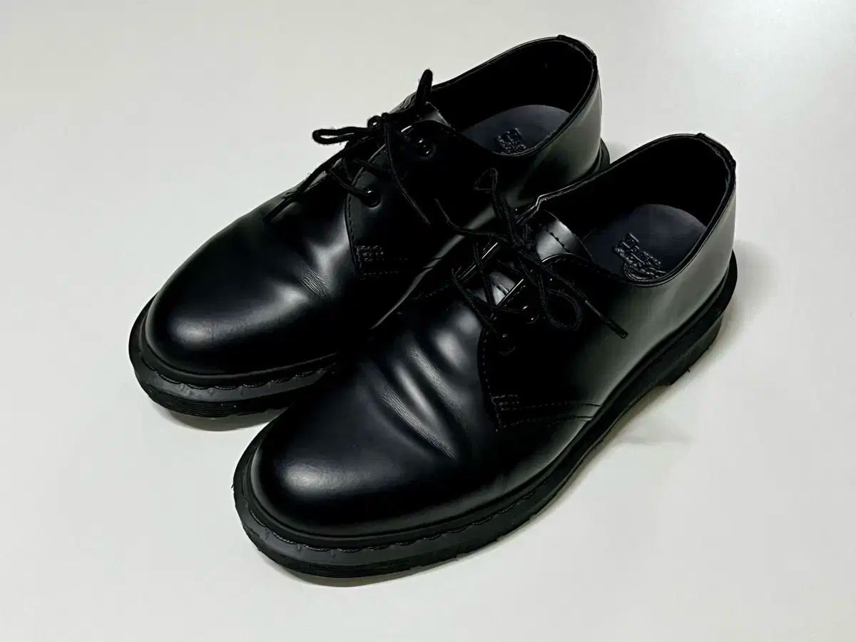 【雷市場（ポンジャン）商品韓国直送】 DR. MARTENS(ドクターマーチン) 1461 モノ 250 サイズ