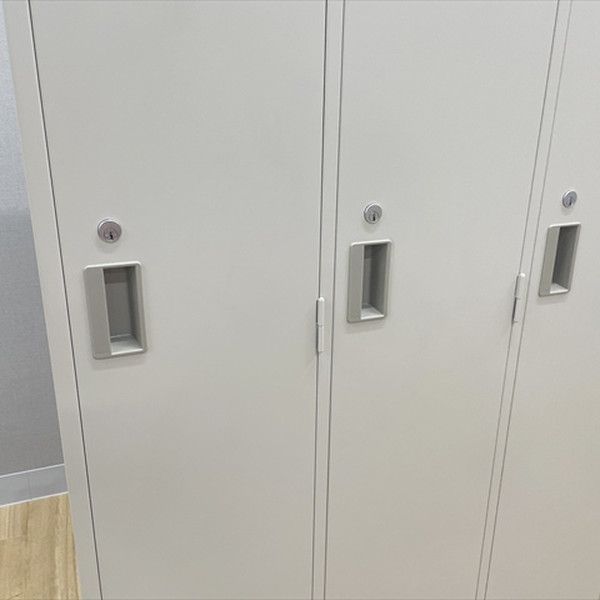 更衣ロッカー 3人用