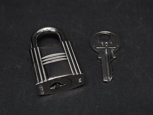 HERMES エルメス パドロック カデナキー 南京錠 シルバー HERMES - HERMES エルメス カデナ パドロック 南京錠 No.124 鍵