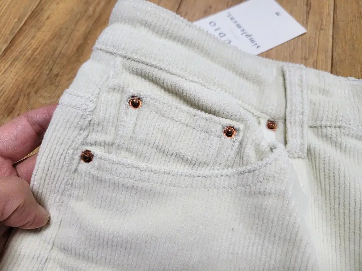 simplement コーデュロイパンツ