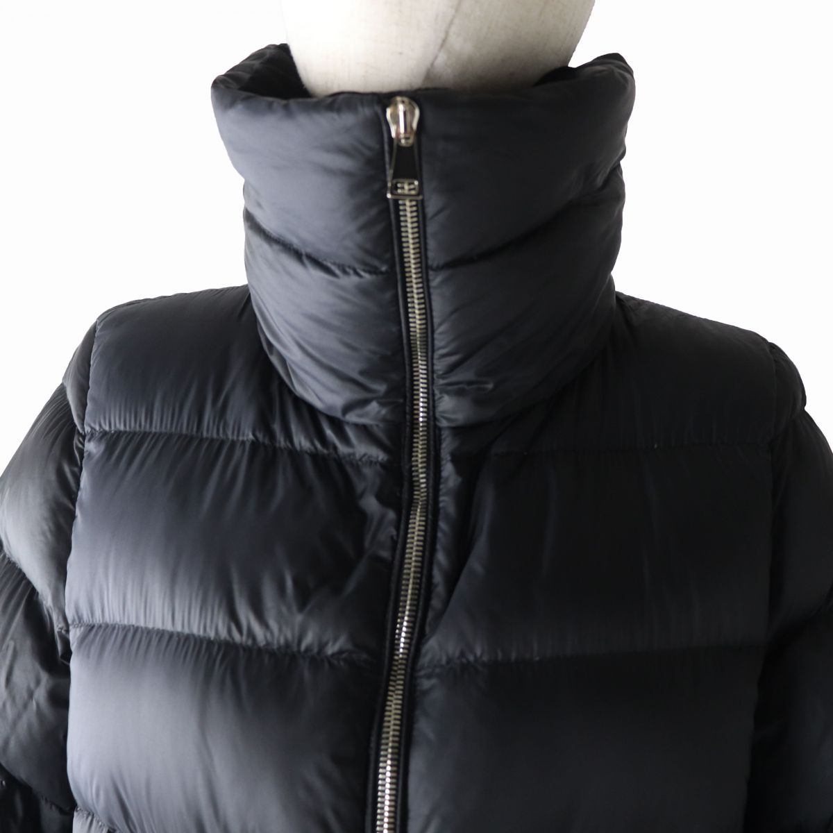 美品☆国内正規品 MONCLER モンクレール 18-19AW TORCOL トルコル 襟ベロア切替 ZIP ダウンロングコート ブラック 黒  レディース 1 - メルカリ