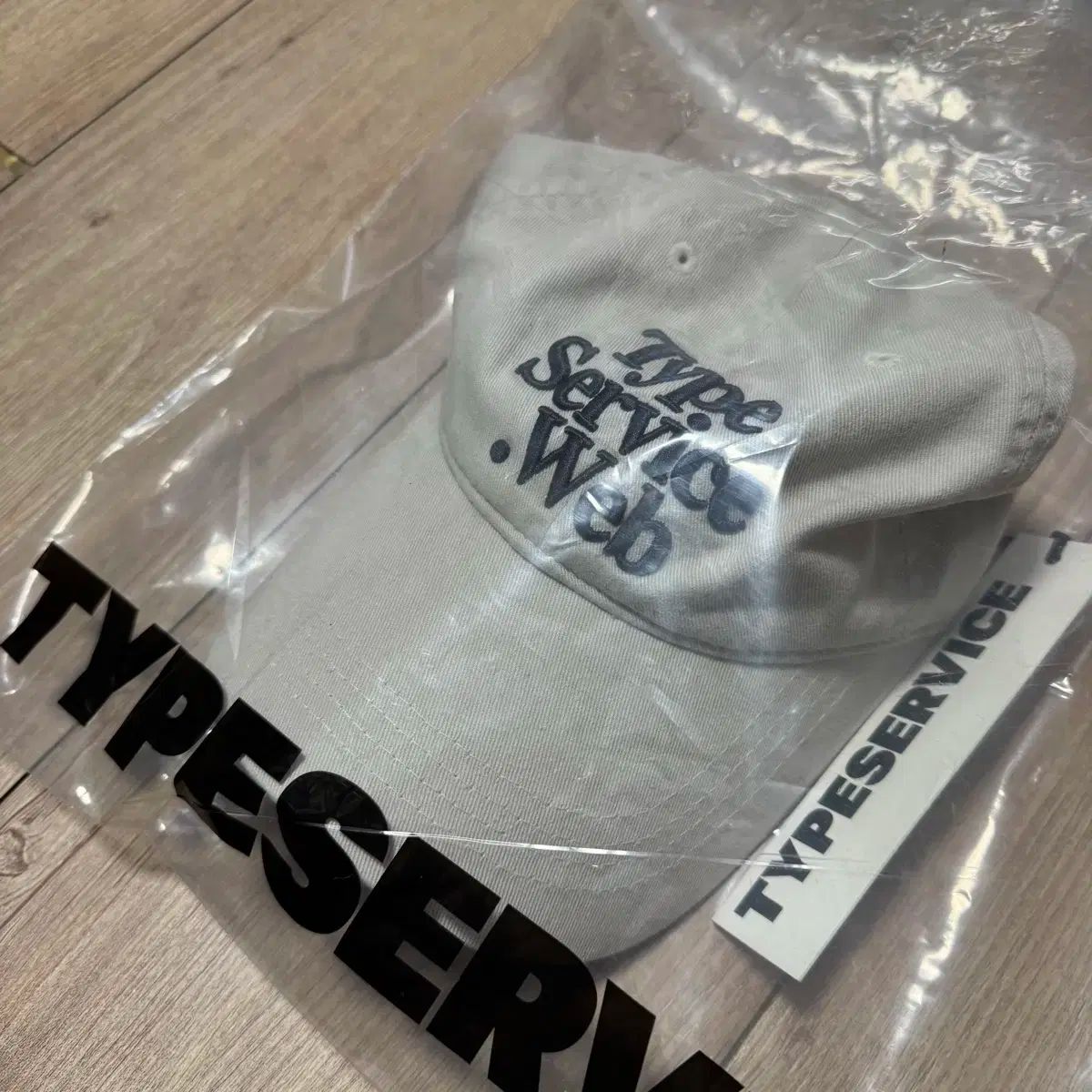 【雷市場（ポンジャン）商品韓国直送】 TYPESERVICE(タイプサービス) Typeservice Web Cap (ベージュ) グレー)