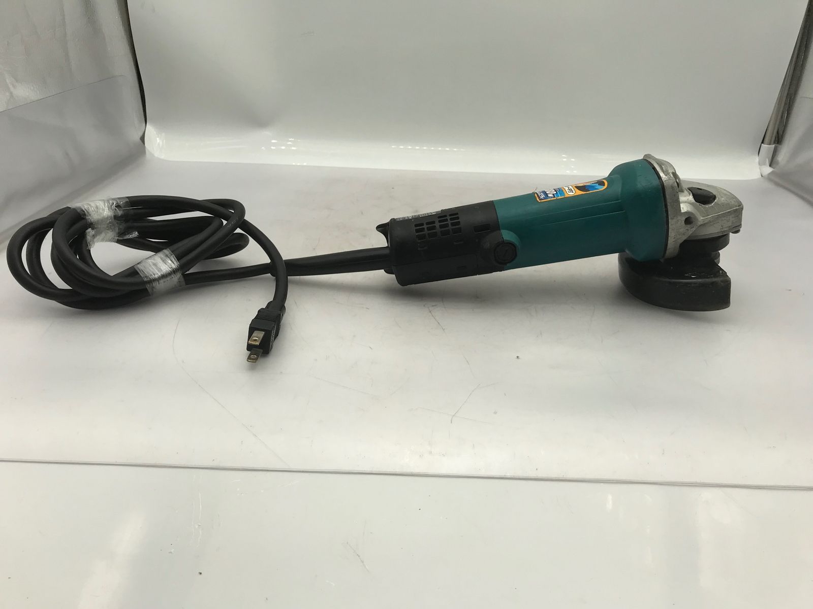 品 Makita マキタ 100mmディスクグラインダ 9533BLA ITPXXFNTQLQO エコツール小牧ｲﾝﾀｰ店 M02