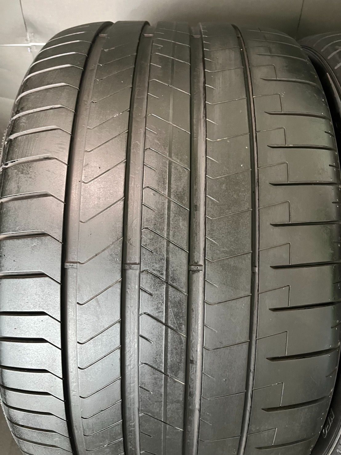 2022年製/2021年製 約8分山 ピレリ PIRELLI ピーゼロ P ZERO 305