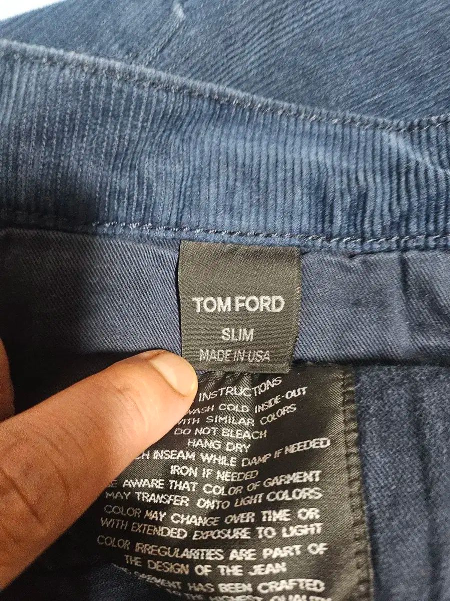 スリムフィット パンツ