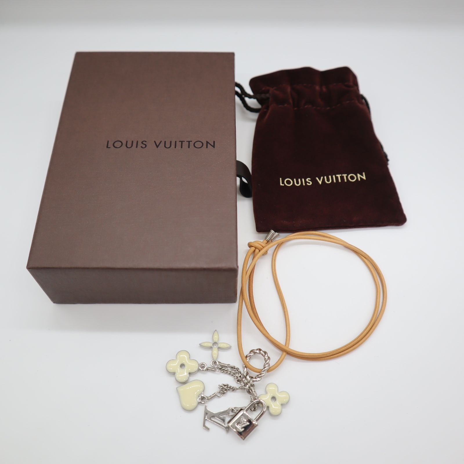 LOUIS VUITTON ルイヴィトン スウィートモノグラム パンダンティフ